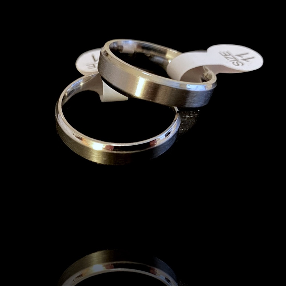✌️Mens Stainless Steel brushed wedding band New With tags SZ 11 comfort fit!!